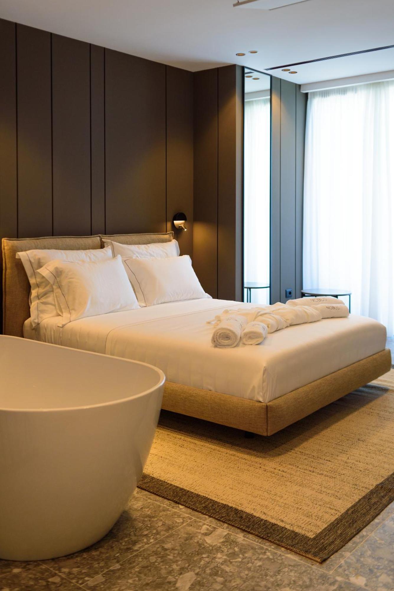 Nobus Hotel & Spa Radhime Bagian luar foto