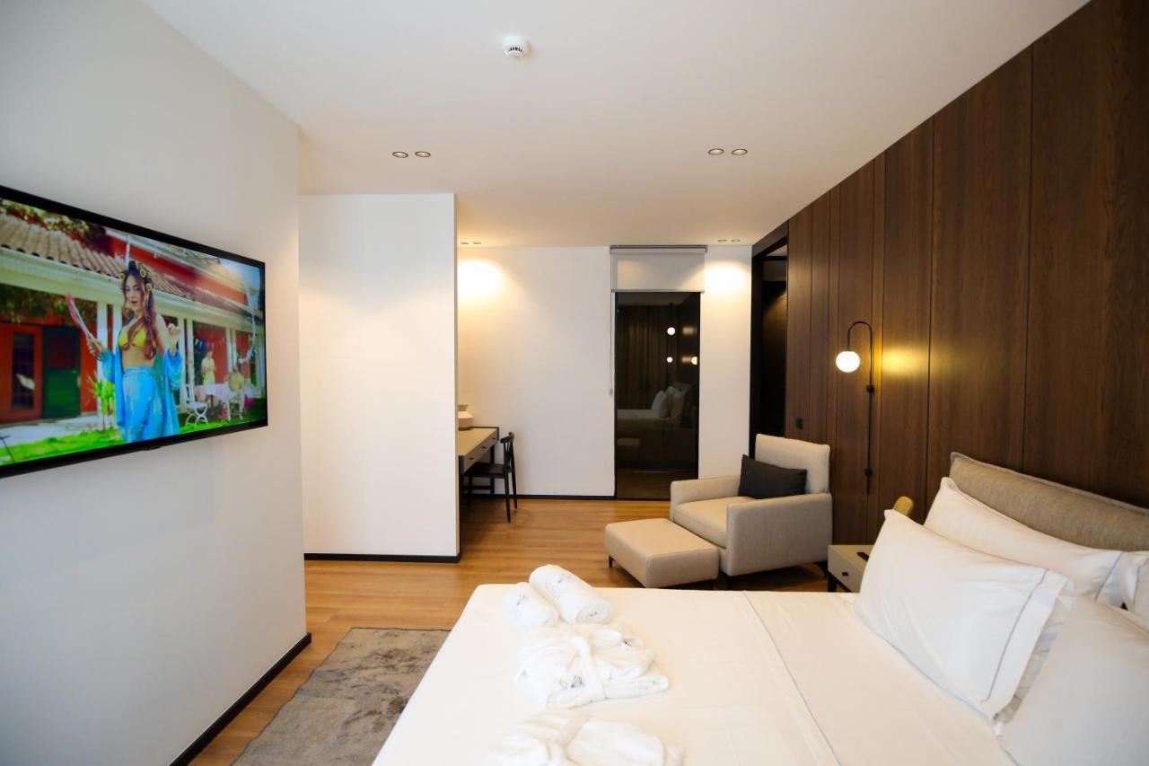 Nobus Hotel & Spa Radhime Bagian luar foto