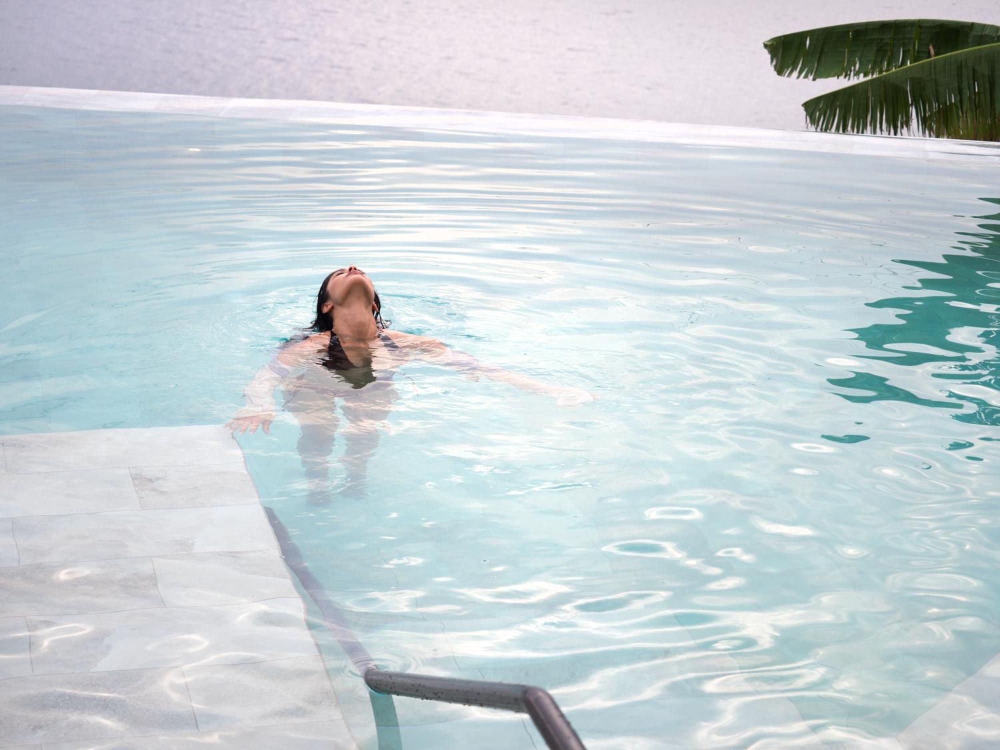 Nobus Hotel & Spa Radhime Bagian luar foto