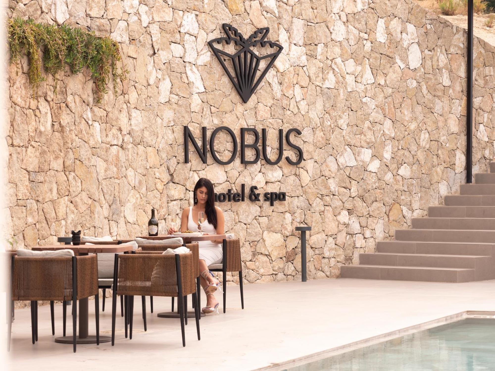 Nobus Hotel & Spa Radhime Bagian luar foto