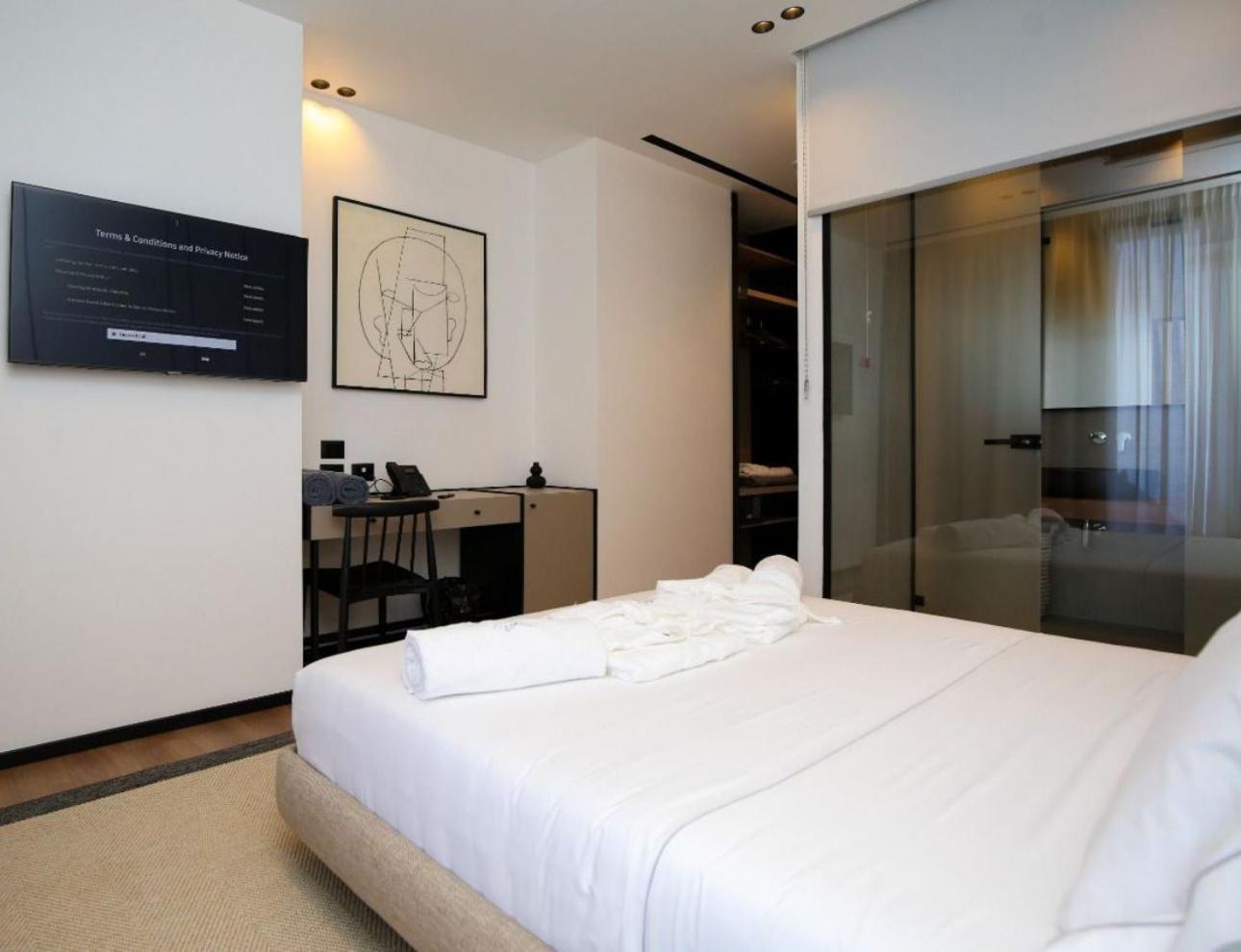Nobus Hotel & Spa Radhime Bagian luar foto