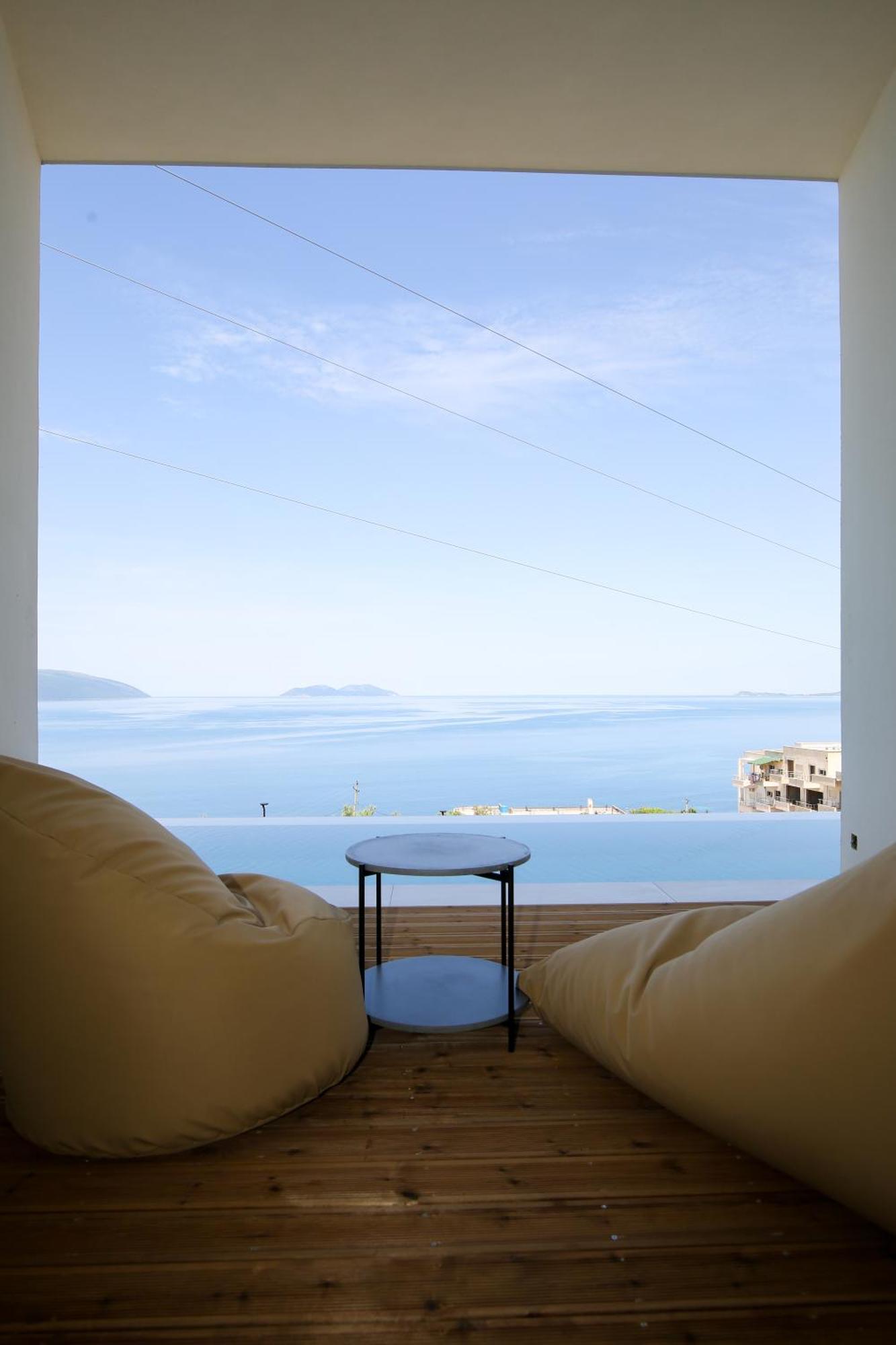 Nobus Hotel & Spa Radhime Bagian luar foto